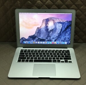 macbook-air-prodaza-apple-macbook-air-v-prage (8)